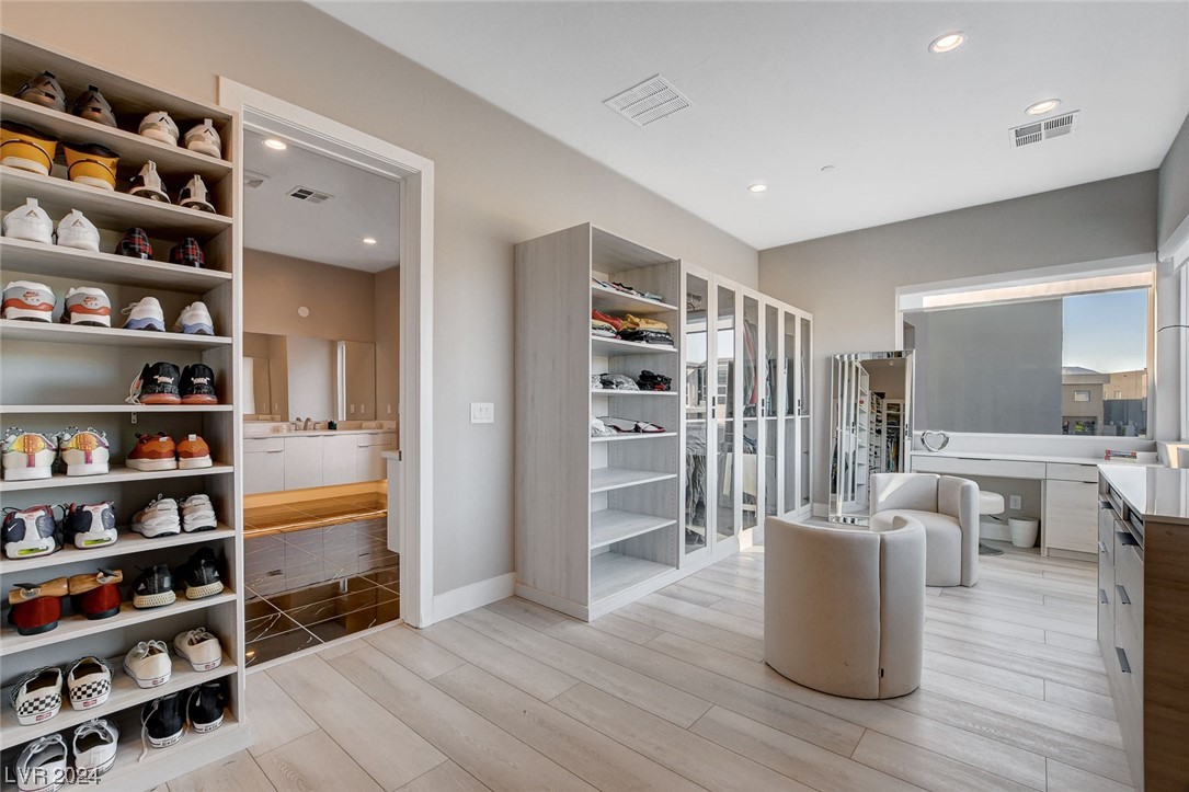 5289 Feathertop Drive