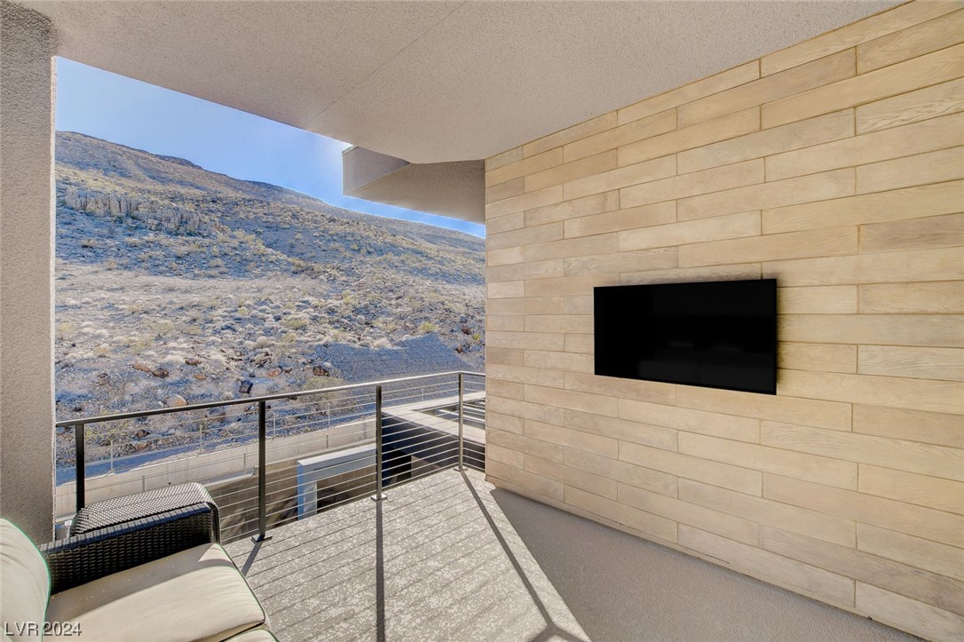 5289 Feathertop Drive