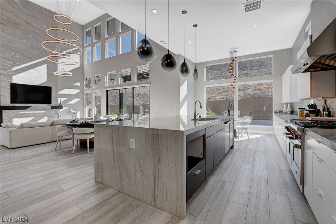 5289 Feathertop Drive