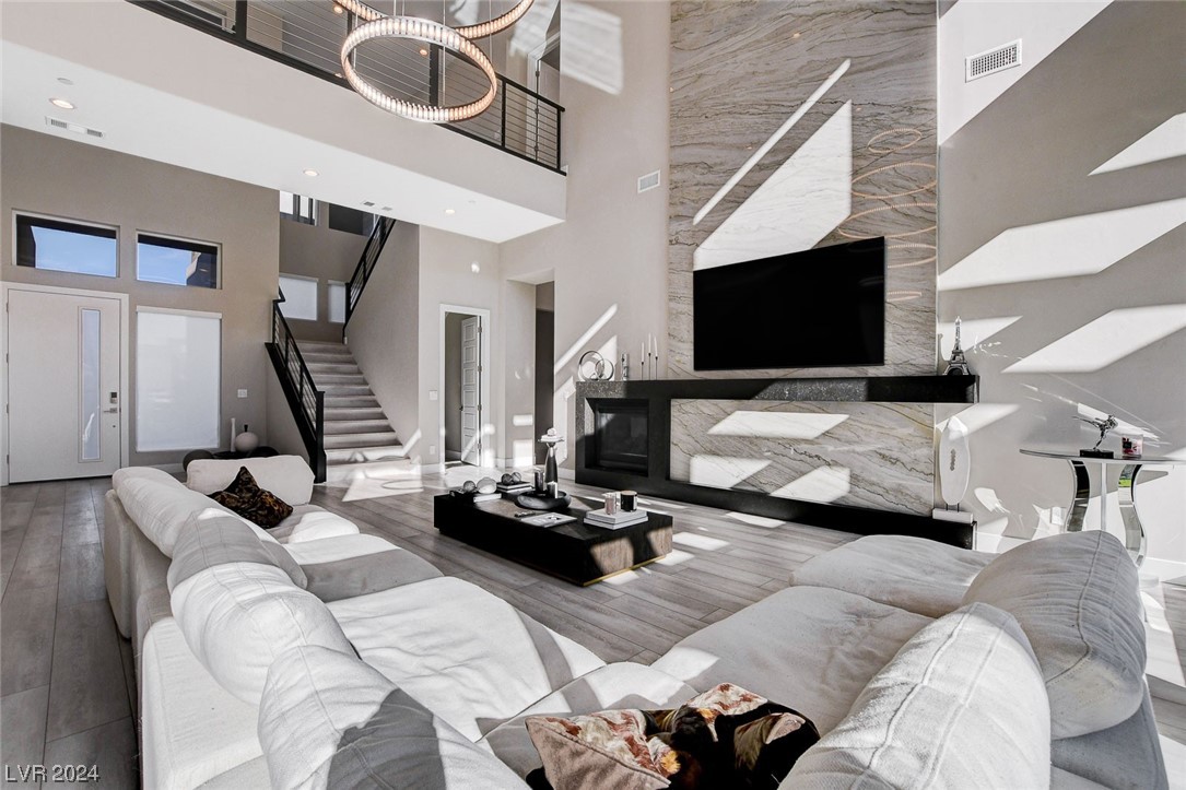 5289 Feathertop Drive