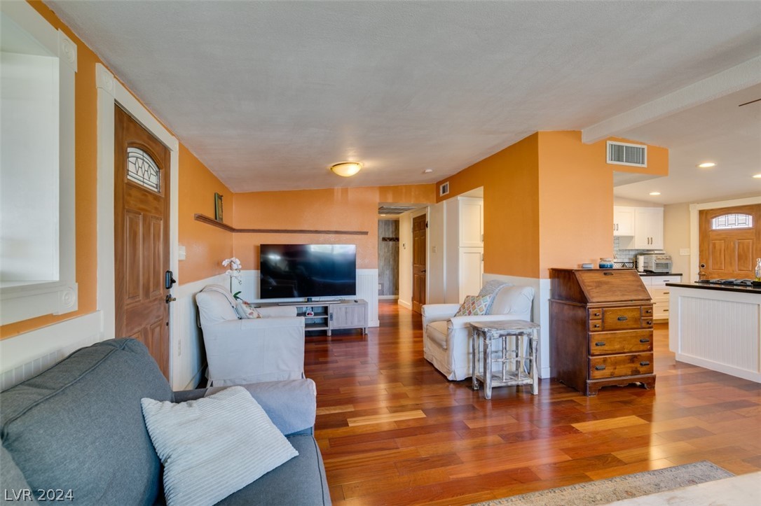 236 Hillcrest Drive