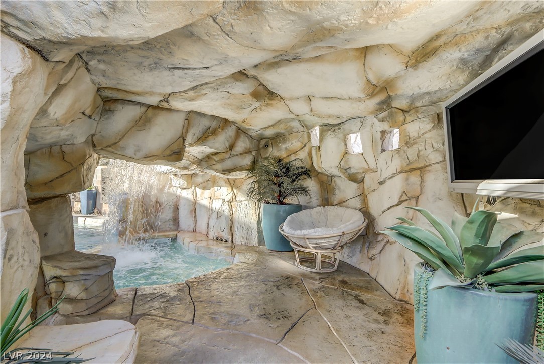 2960 American River Lane