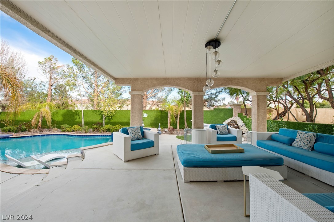 11192 Pentland Downs Street