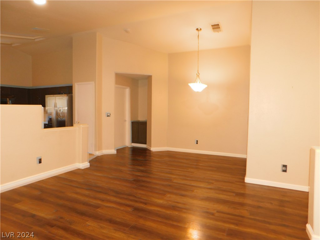 965 Cedar Pines Street