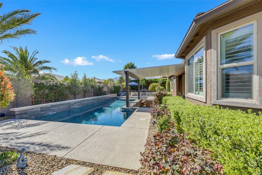 9729 Guiding Light Avenue