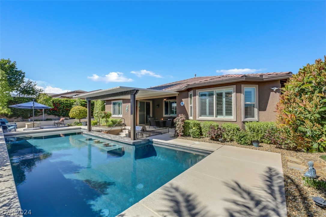 9729 Guiding Light Avenue