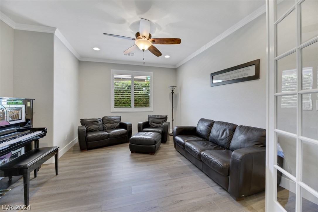 9729 Guiding Light Avenue