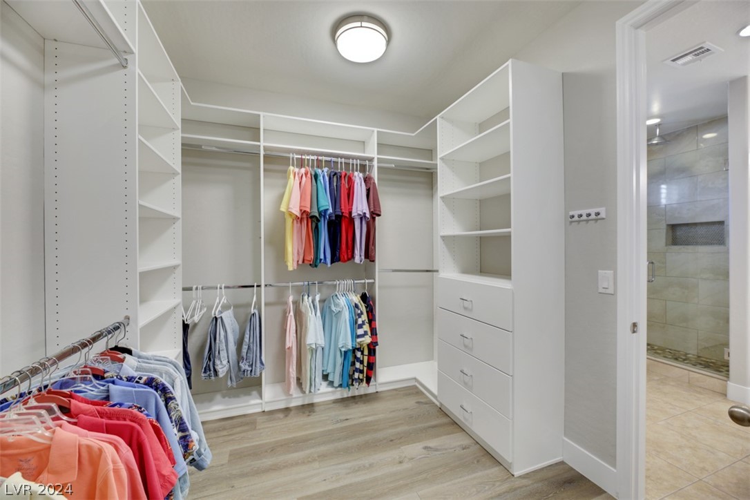 9729 Guiding Light Avenue