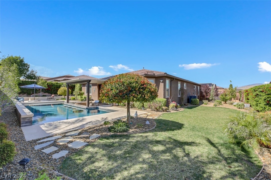 9729 Guiding Light Avenue