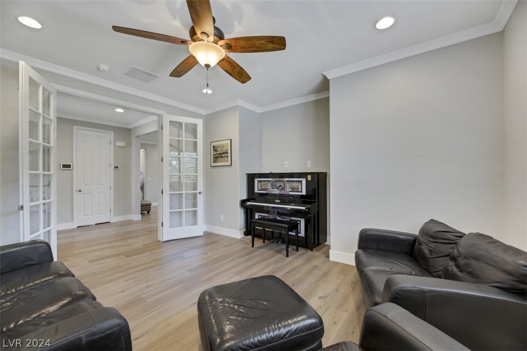 9729 Guiding Light Avenue