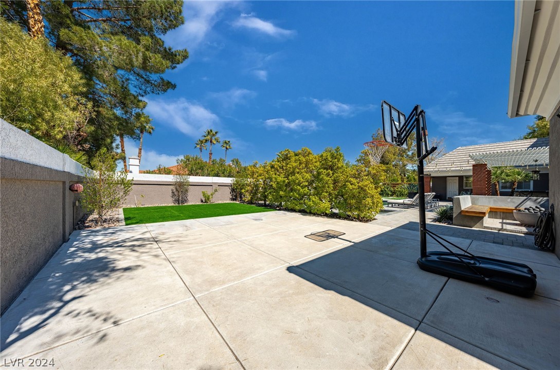 2365 Villandry Court