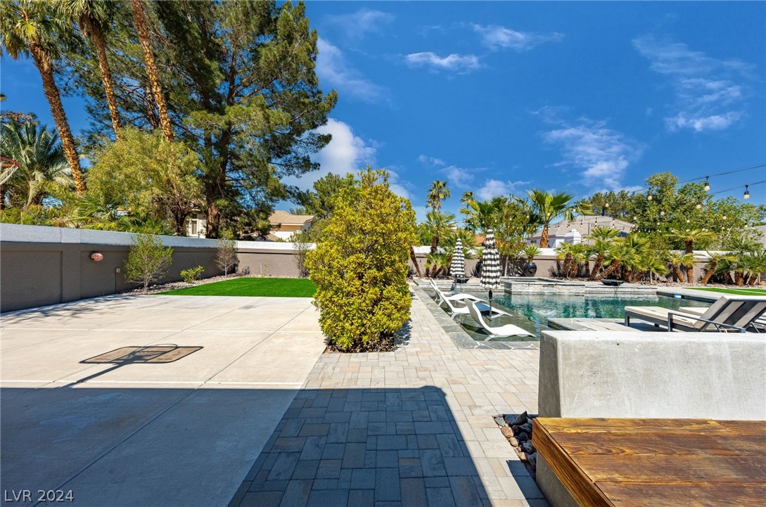 2365 Villandry Court