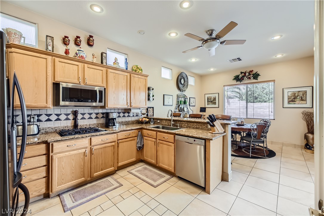 936 Coldwater Falls Way