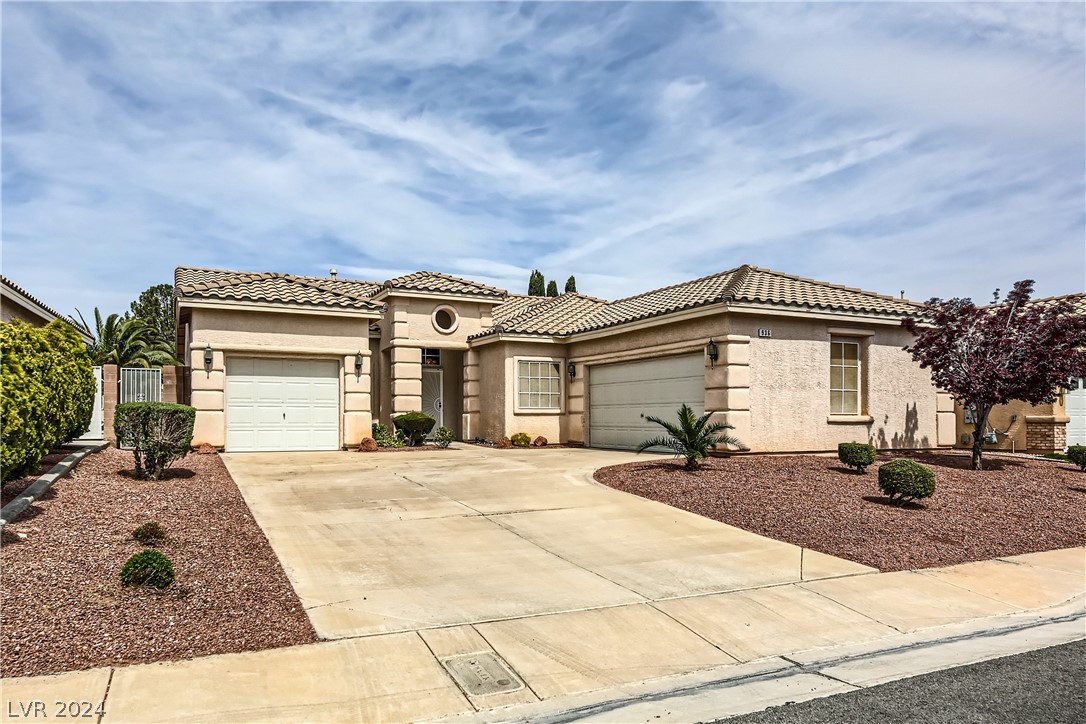 936 Coldwater Falls Way