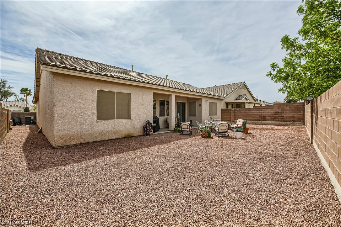 936 Coldwater Falls Way