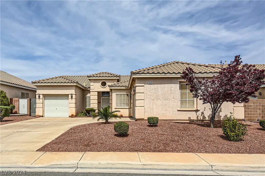 936 Coldwater Falls Way