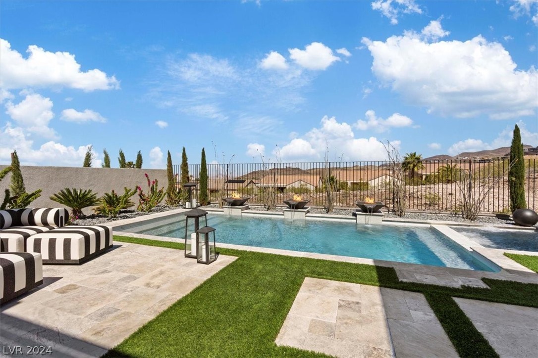 1976 Peaceful Mesa Court