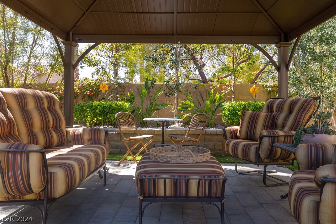 5594 Sumac Ridge Court