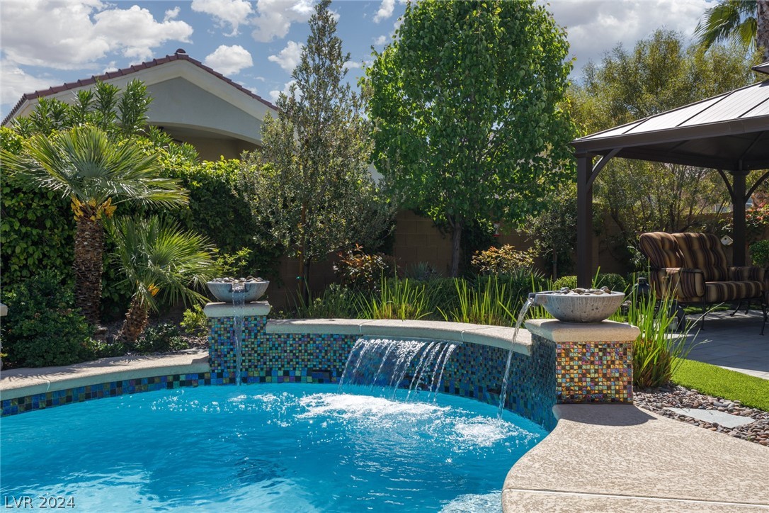 5594 Sumac Ridge Court