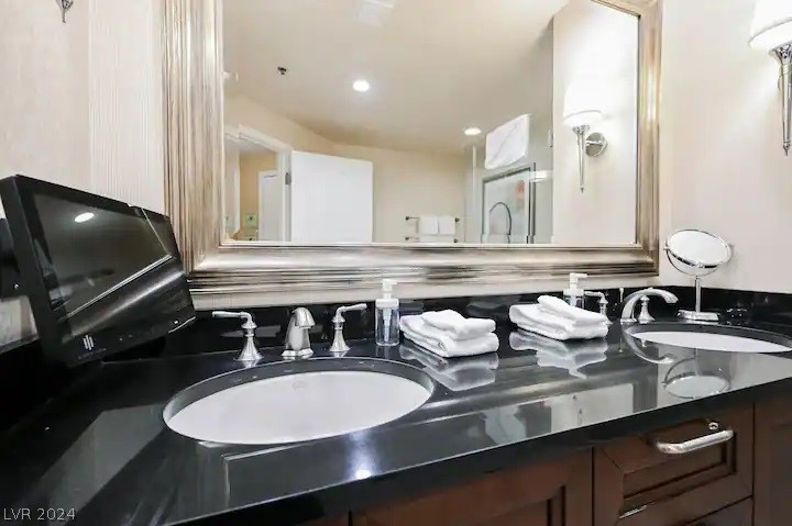 145 East Harmon Avenue 518