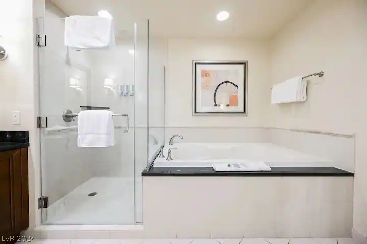 145 East Harmon Avenue 518