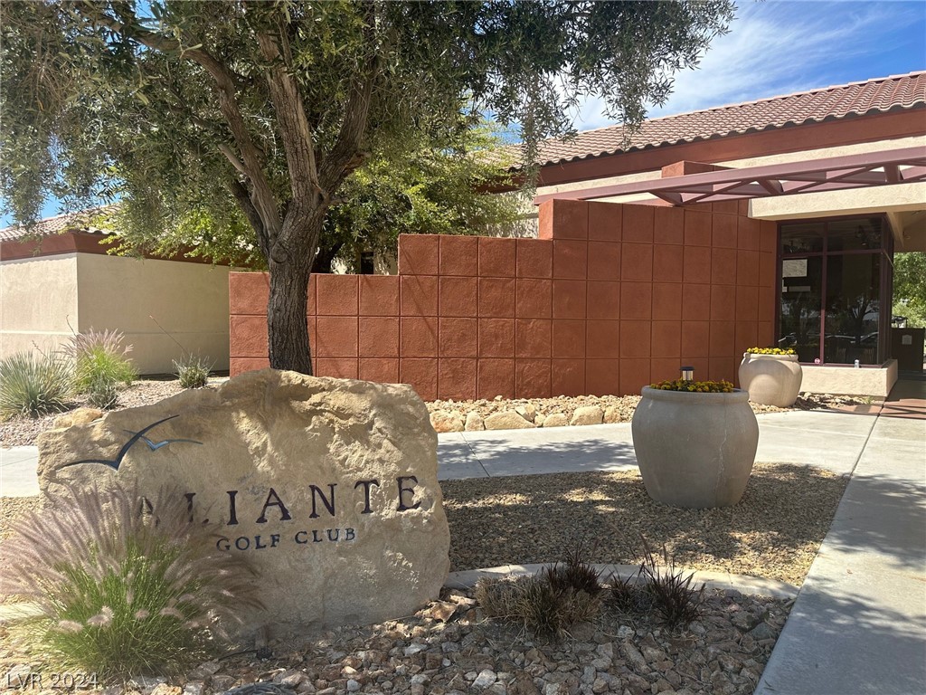 2721 Cheer Pheasant Avenue