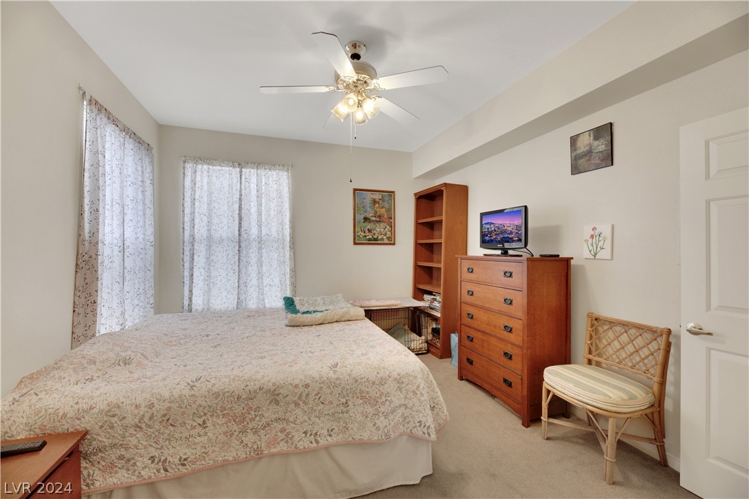 231 West Horizon Ridge Parkway 1112