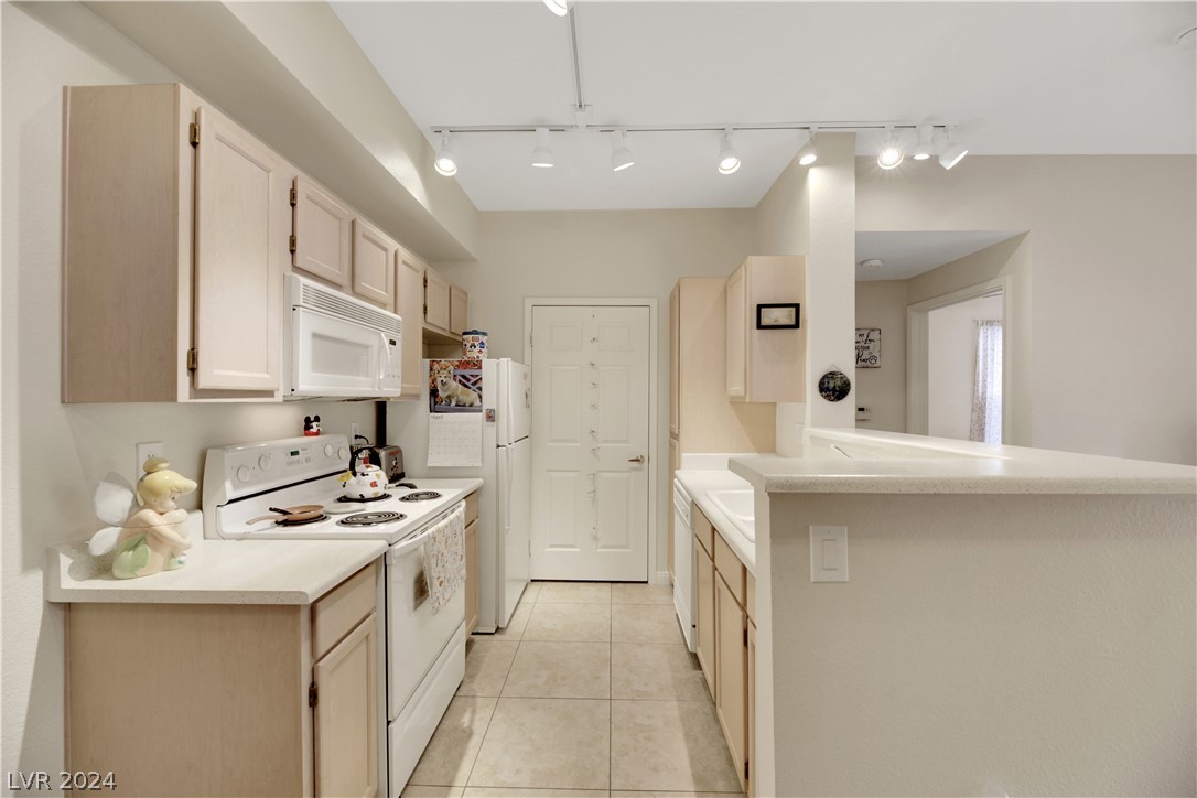 231 West Horizon Ridge Parkway 1112