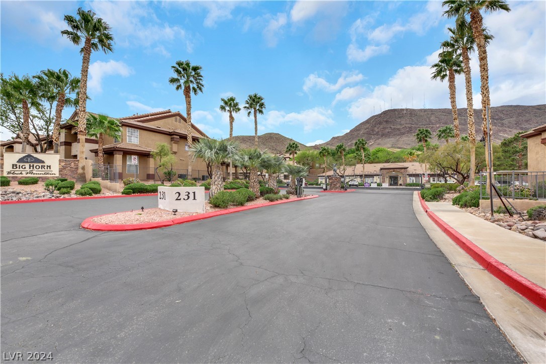 231 West Horizon Ridge Parkway 1112