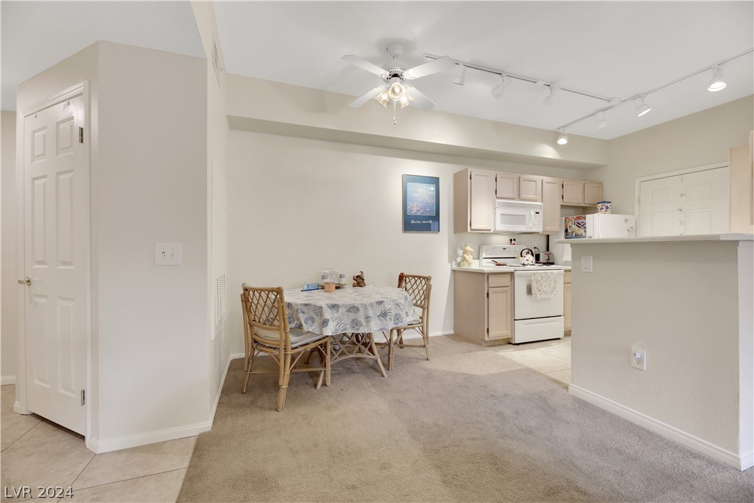 231 West Horizon Ridge Parkway 1112
