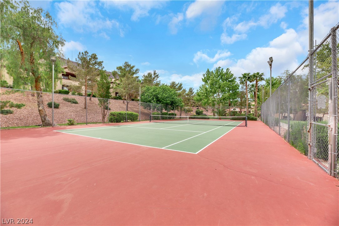 231 West Horizon Ridge Parkway 1112