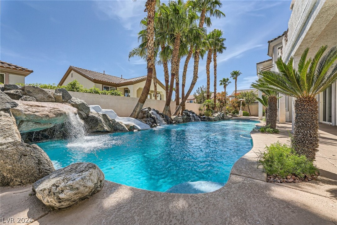 34 Tamarron Cliffs Street