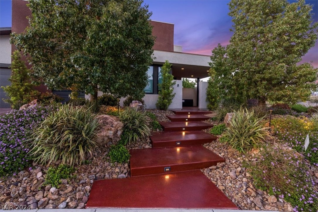 2216 Sky Pointe Ridge Drive