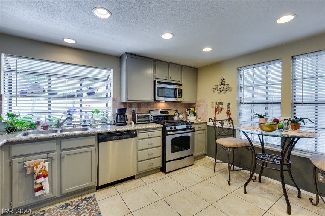 2414 Pickwick Drive