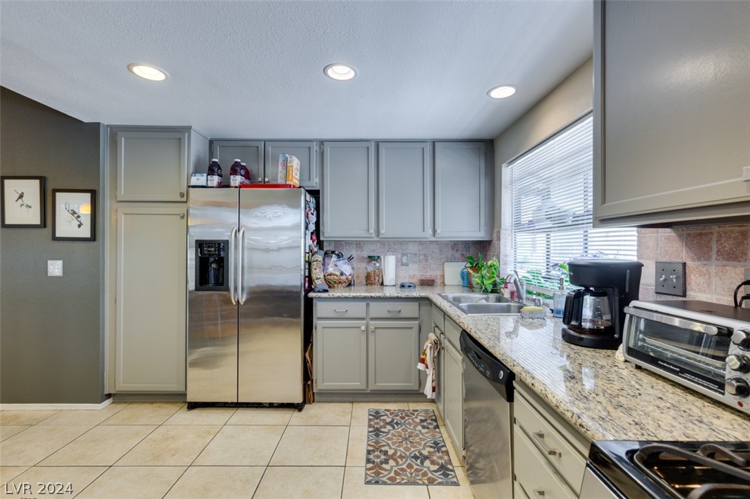 2414 Pickwick Drive