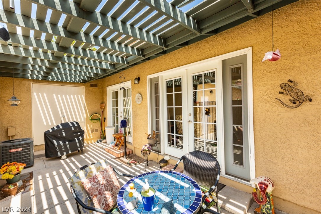 2414 Pickwick Drive