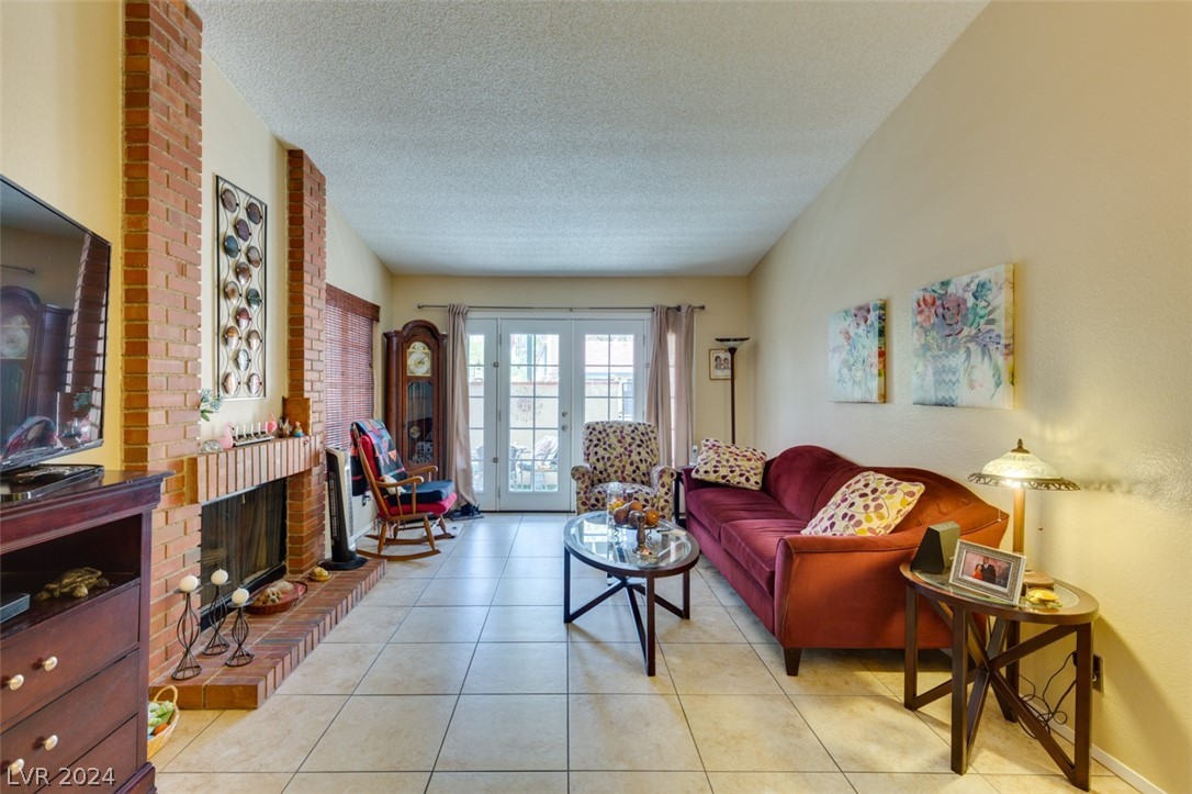 2414 Pickwick Drive