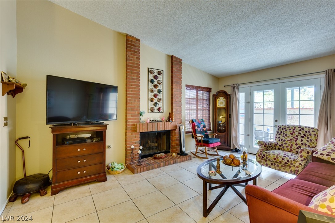 2414 Pickwick Drive