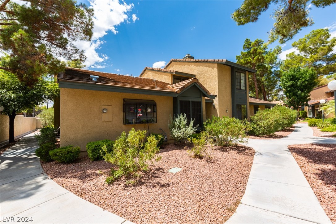2414 Pickwick Drive