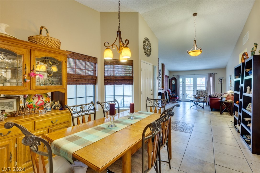 2414 Pickwick Drive