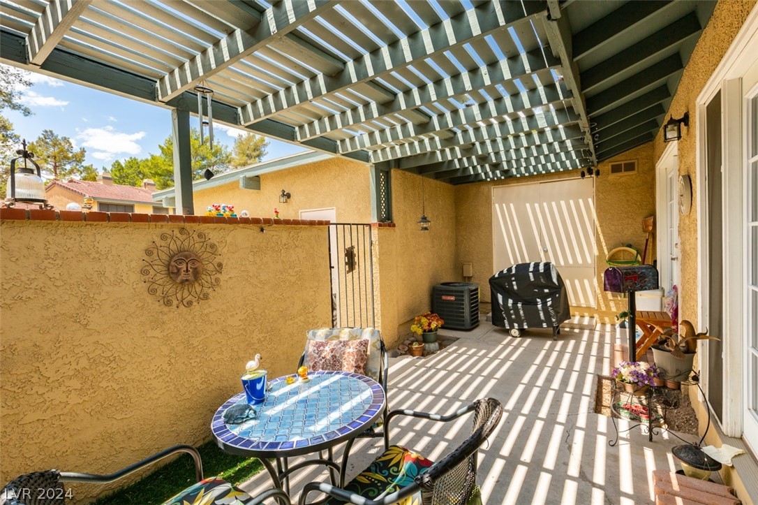2414 Pickwick Drive
