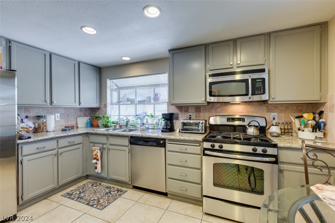 2414 Pickwick Drive