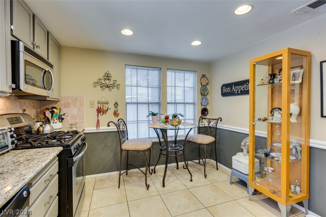 2414 Pickwick Drive