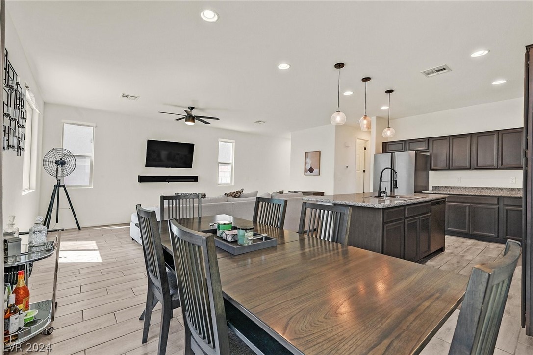 387 Elks Peak Avenue