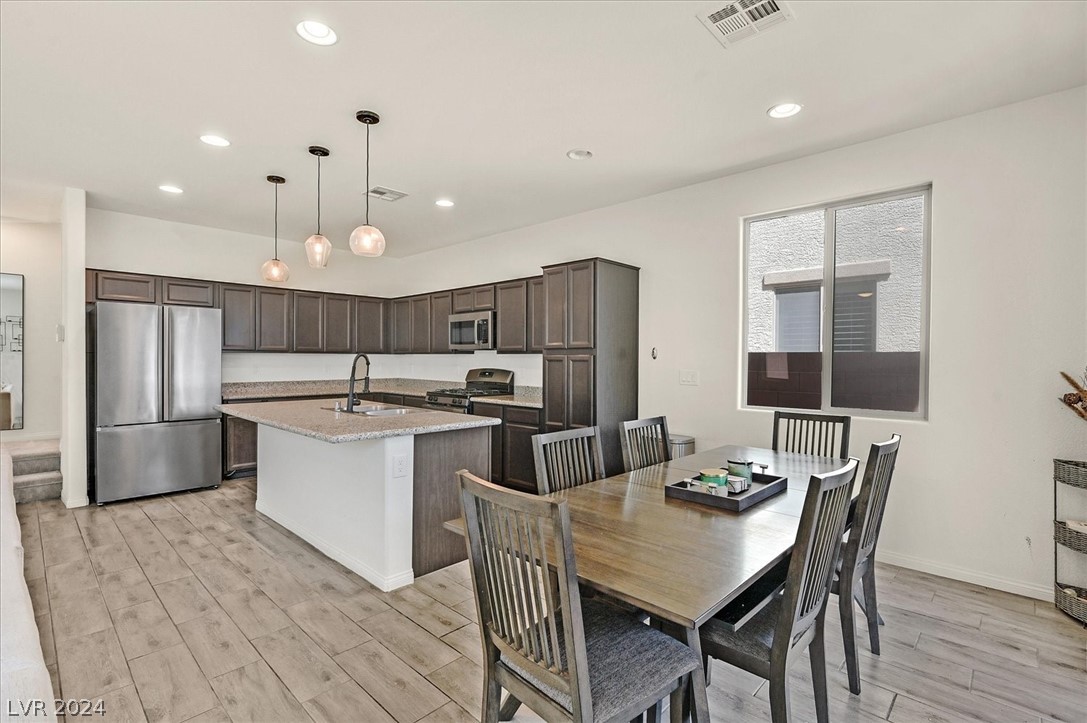 387 Elks Peak Avenue