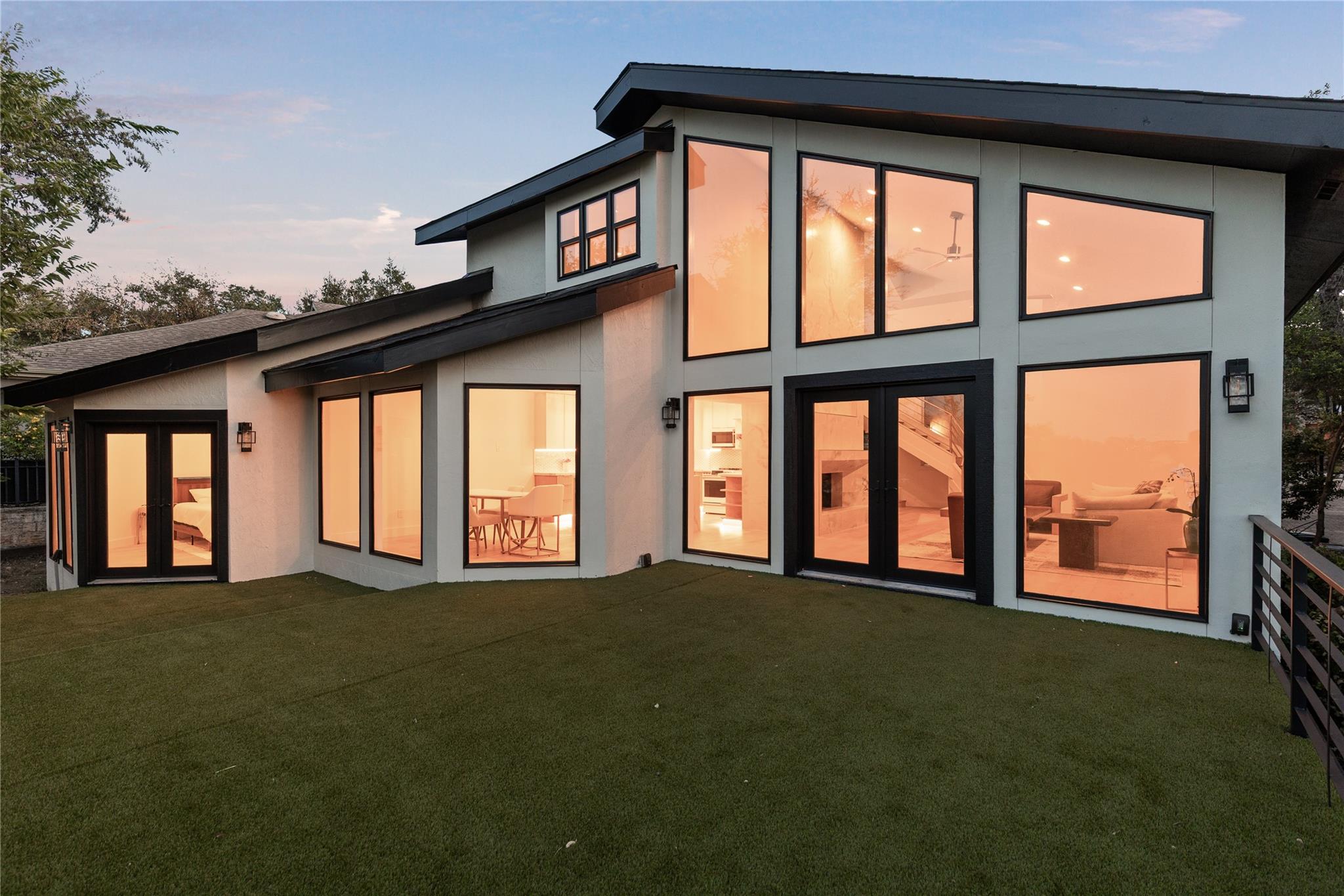 310 Golf Crest LN