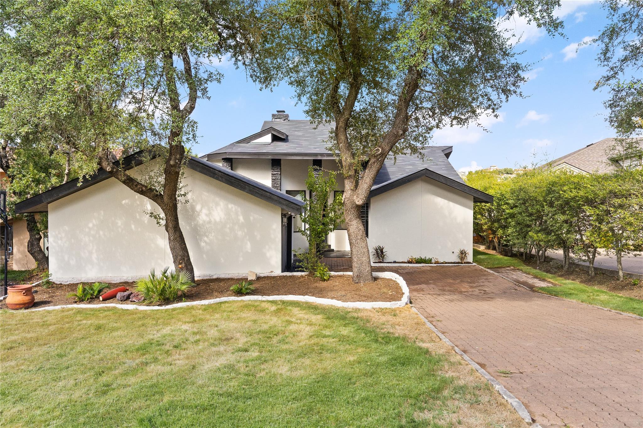 310 Golf Crest LN