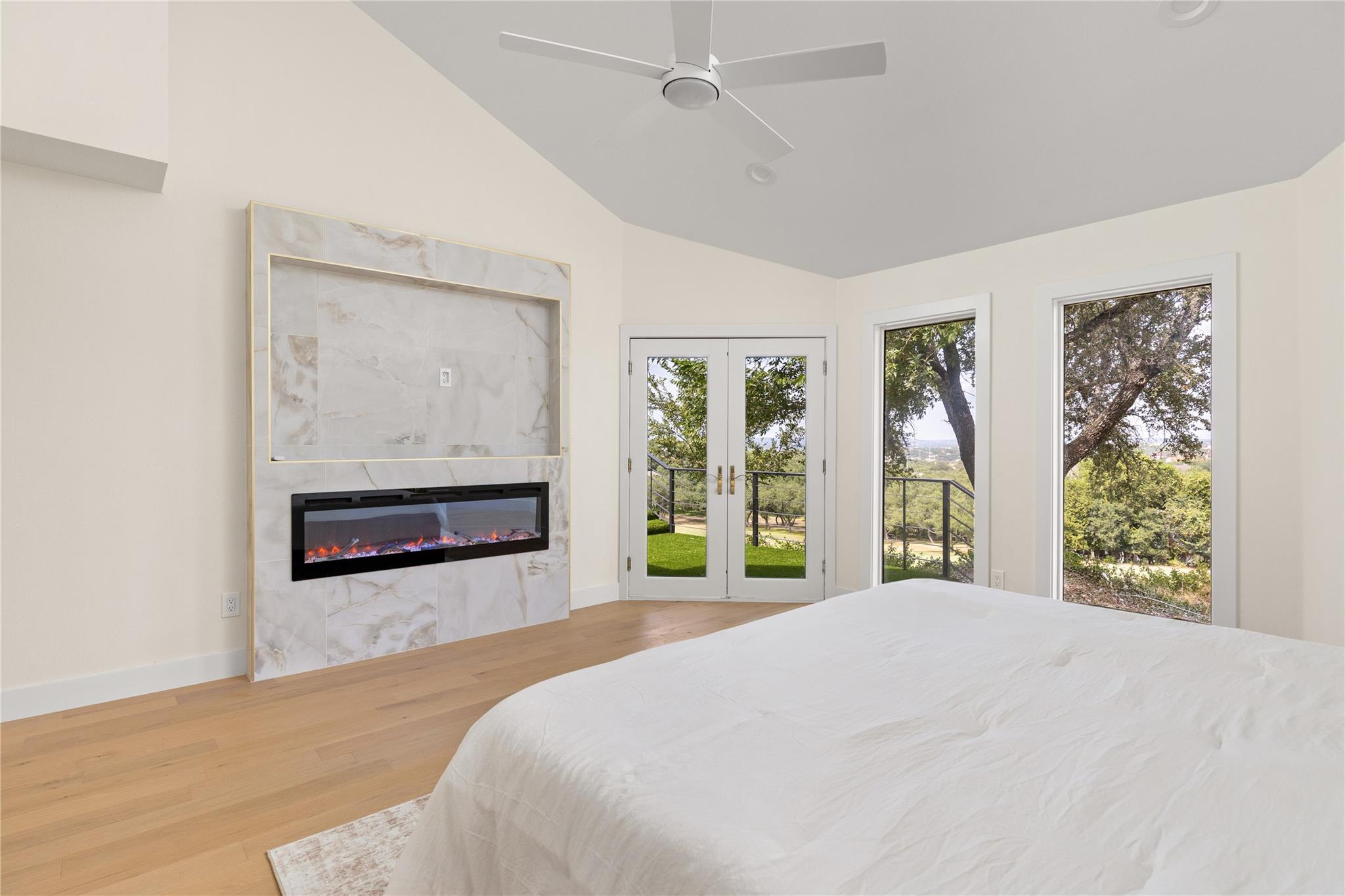 310 Golf Crest LN