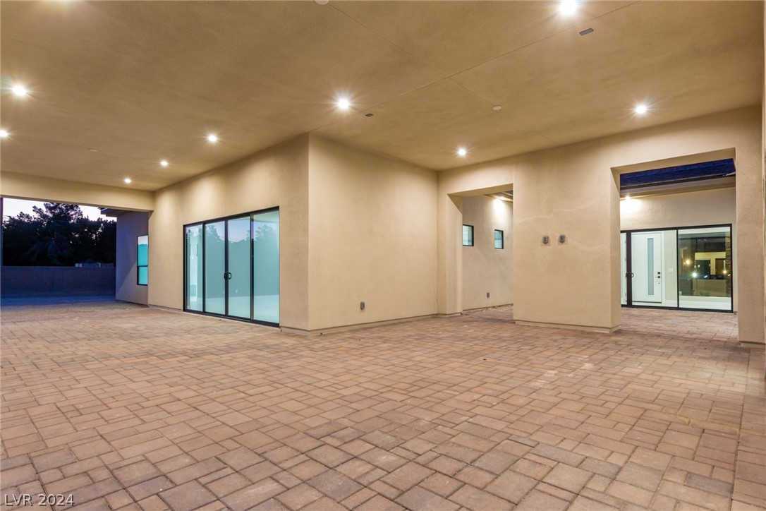 7052 Maverick Street