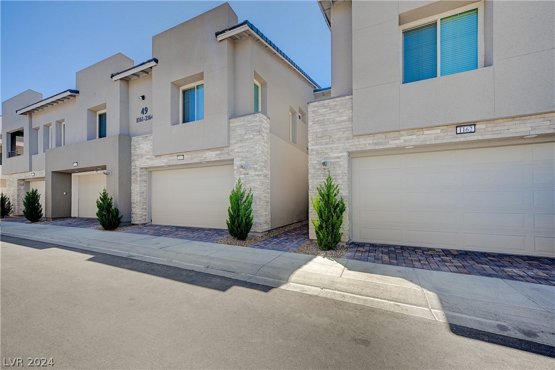 600 North Carriage Hill Drive 1163